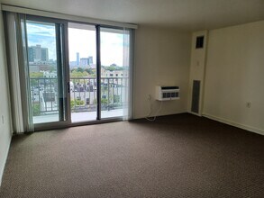 Cambridge Court Apartments 55+ Community in Cambridge, MA - Building Photo - Building Photo