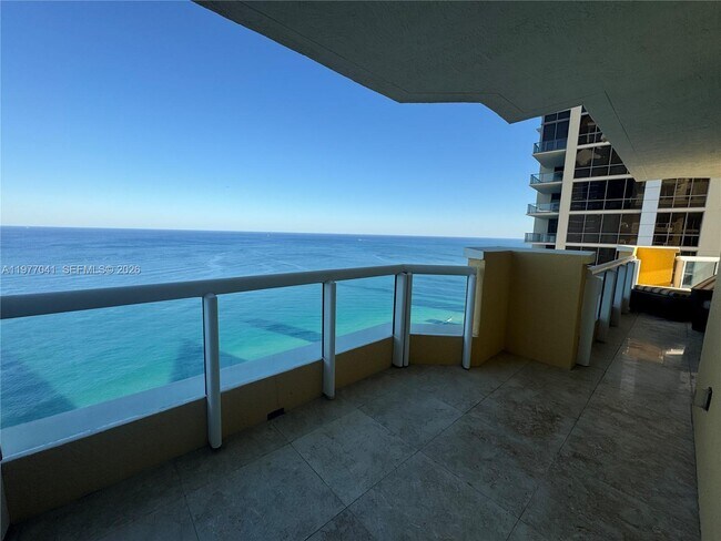 17875 Collins Ave in Sunny Isles Beach, FL - Building Photo - Building Photo