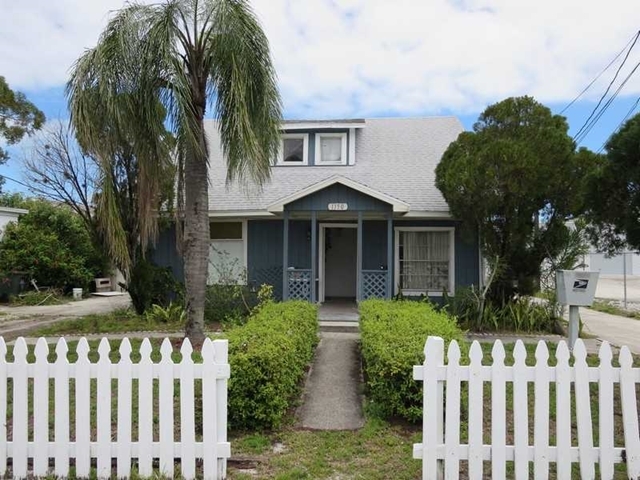 1150 Old Dixie Hwy in Vero Beach, FL - Building Photo