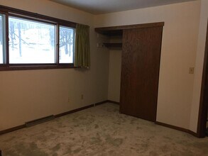 4815 Woodland Ave in Duluth, MN - Building Photo - Building Photo