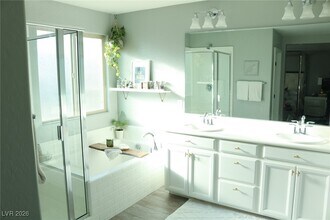 12457 Loggeta Way in Las Vegas, NV - Building Photo - Building Photo