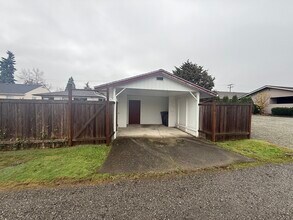 1514 E Broadway in Mount Vernon, WA - Building Photo - Building Photo