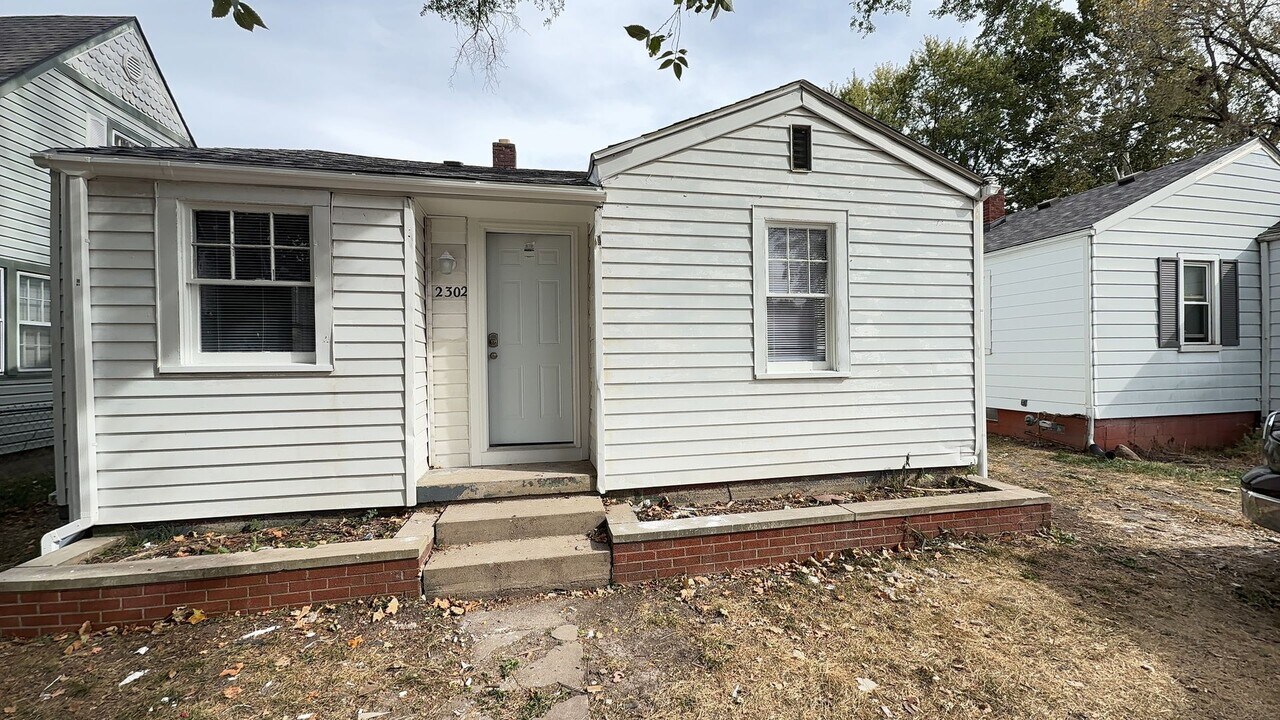 2302 S Hackley St in Muncie, IN - Building Photo