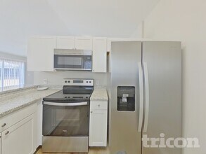 216 Cobalt Dr in Kissimmee, FL - Foto de edificio - Building Photo