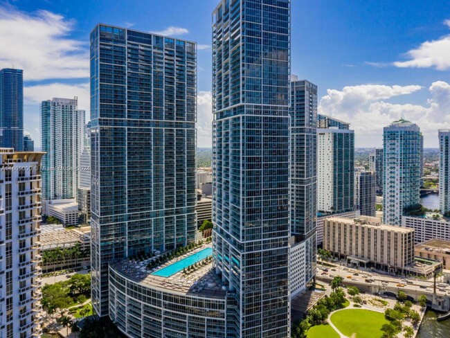 475 Brickell Ave in Miami, FL - Building Photo - Building Photo