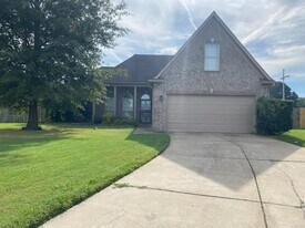 6098 Ravenwood Lake Dr E in Horn Lake, MS - Building Photo