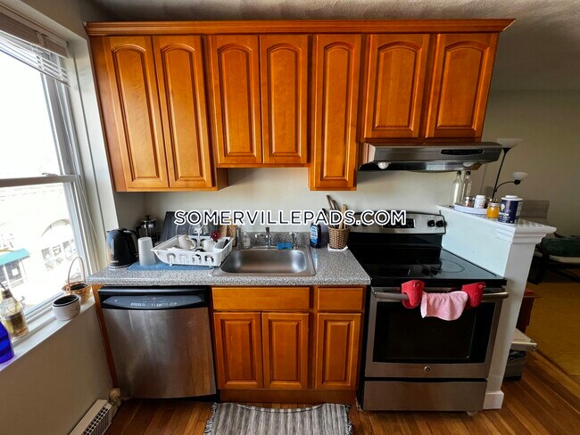 400 Highland Ave, Unit 30 in Somerville, MA - Building Photo - Building Photo