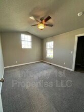 6311 NE 44th St in Kansas City, MO - Building Photo - Building Photo