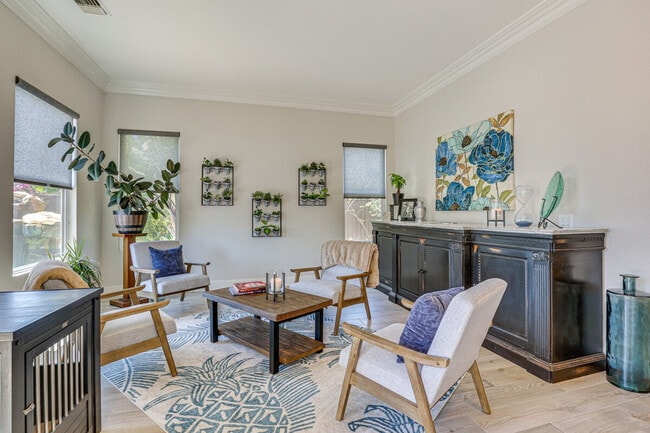 2225 Corte Ananas in Carlsbad, CA - Foto de edificio - Building Photo