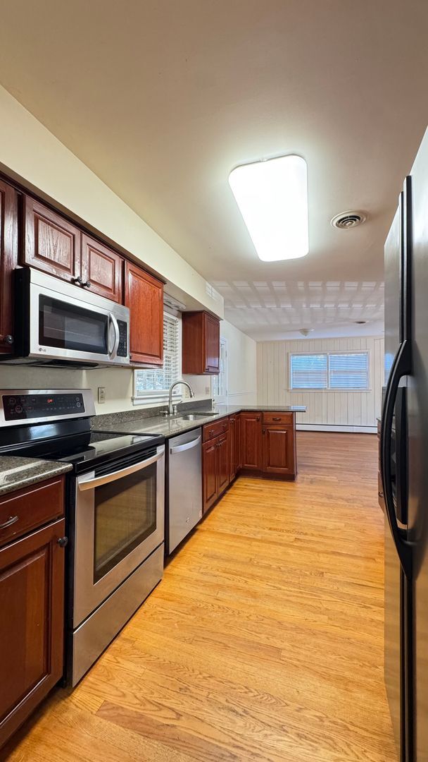 property at 3120 Stoneridge Rd SW