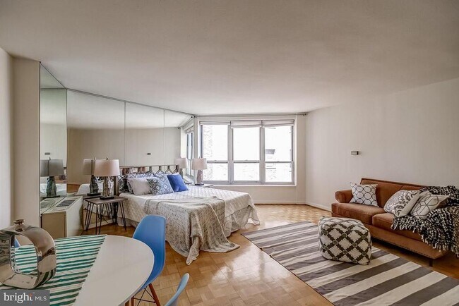 224-30 W Rittenhouse Square