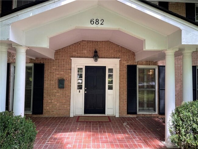682 E Morningside Dr NE in Atlanta, GA - Building Photo - Building Photo
