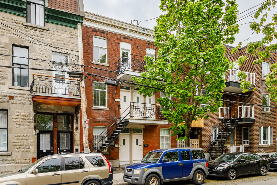 218 Saint-Philippe Rue in Montréal, QC - Building Photo