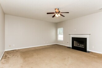 504 Rosalind Terrace in Locust Grove, GA - Building Photo - Building Photo