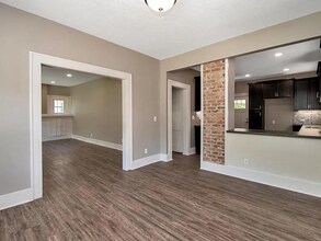 3437 Country Club Pl in Wichita, KS - Building Photo - Building Photo