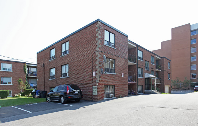 35 Wasdale Cres in Toronto, ON - Building Photo - Primary Photo