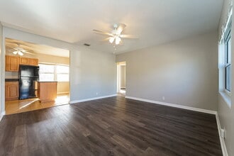 820 S D St in Lake Worth Beach, FL - Foto de edificio - Building Photo