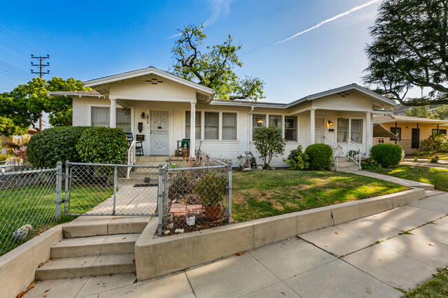 2406 Ridgeview Ave in Los Angeles, CA - Building Photo - Building Photo