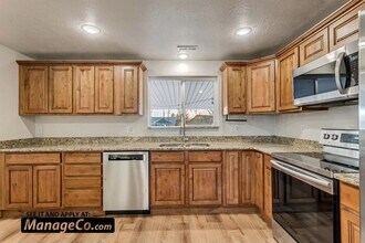 2052 S 2000 W in Syracuse, UT - Building Photo - Building Photo