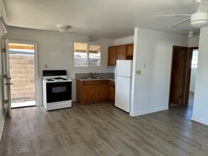200 Lono Ave in Kahului, HI - Building Photo - Building Photo