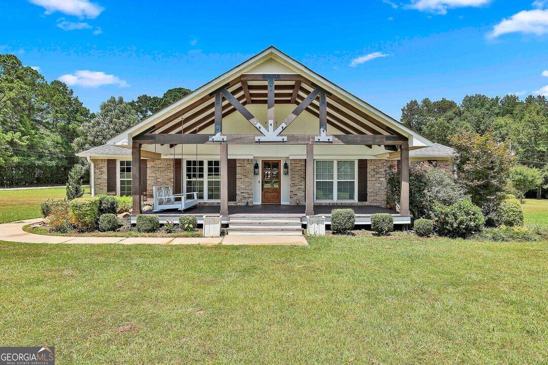 620 Tri County Rd in Brooks, GA - Building Photo
