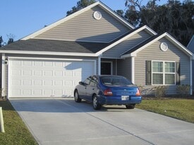 82 Roseberry Cir in Port Wentworth, GA - Building Photo