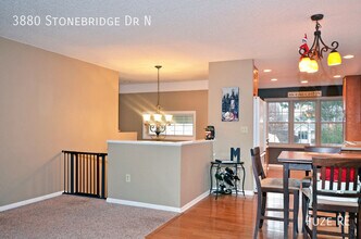 3880 Stonebridge Dr N in Eagan, MN - Foto de edificio - Building Photo