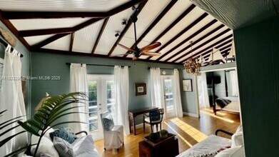 27316 Cayman Ln in Summerland Key, FL - Building Photo - Building Photo