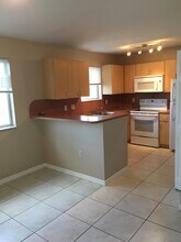 1261 SE 27th St, Unit 206 in Homestead, FL - Foto de edificio - Building Photo