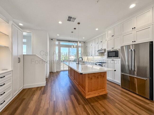2193 Main St in Alameda, CA - Building Photo - Building Photo