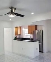 1332 NE 177th St in North Miami Beach, FL - Building Photo - Building Photo
