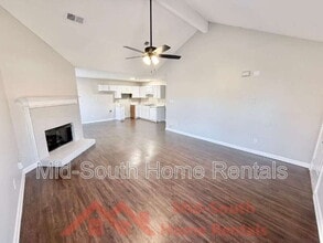 4450 Longtree Cove in Memphis, TN - Building Photo - Building Photo