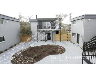 5151 Vandelia St in Dallas, TX - Building Photo - Building Photo