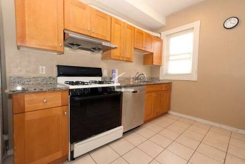 6 Haskell St-Unit -Left Side in Boston, MA - Foto de edificio