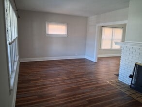 3126 Kensington Rd, Unit 2 in Cleveland Heights, OH - Building Photo - Building Photo