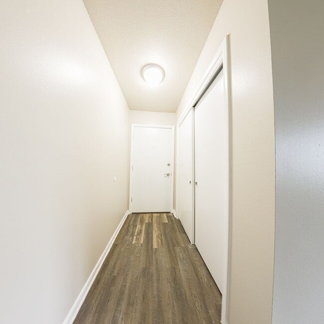 104 2nd St NW in Mitchellville, IA - Building Photo - Building Photo