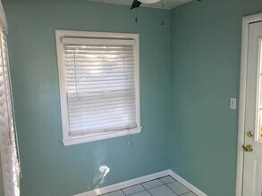 1043 64th St in Sacramento, CA - Building Photo - Building Photo