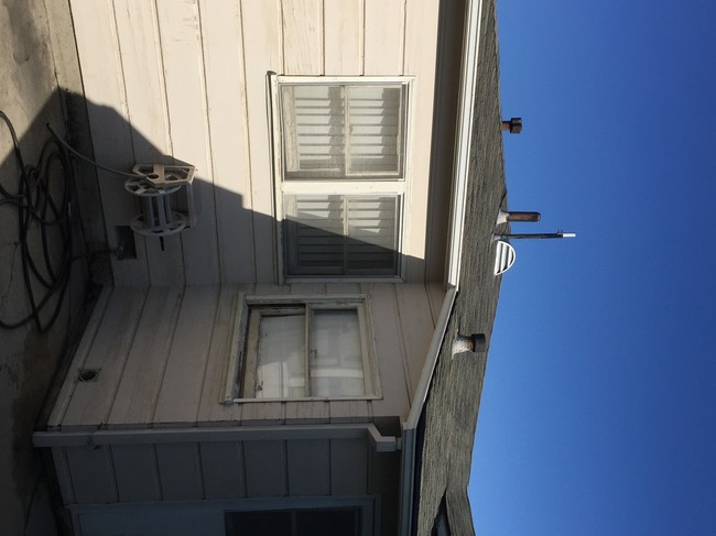 Triplex Cash Flow West of Hawthorne in Hawthorne, CA - Building Photo - Building Photo