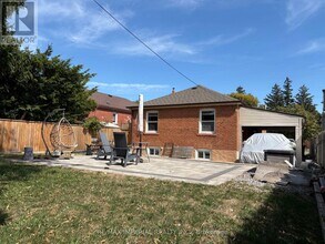 74 Wye Valley Rd in Toronto, ON - Building Photo - Building Photo