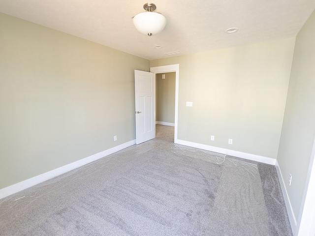 8310 S Prestwick Dr in Newberry, IN - Foto de edificio - Building Photo