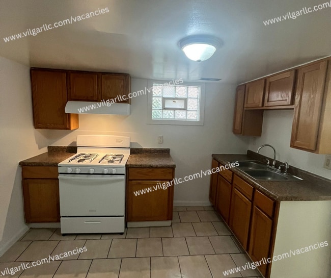 1677 W 14th Ave in Gary, IN - Building Photo - Building Photo