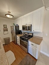 5000 Whitsett Ave in Los Angeles, CA - Foto de edificio - Building Photo