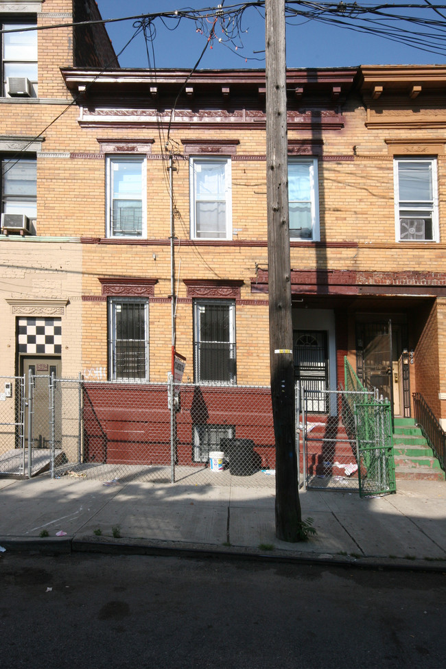 531-541 Bristol St in Brooklyn, NY - Foto de edificio - Building Photo