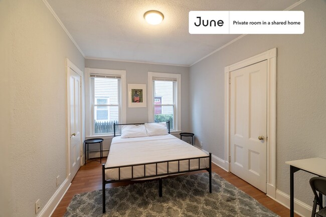property at 6 7th St