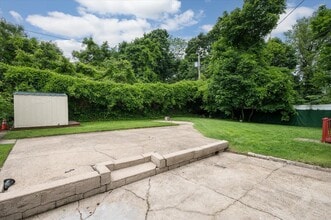 69 Gate Ln in Levittown, NY - Building Photo - Building Photo
