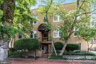 220 13th St SE in Washington, DC - Building Photo