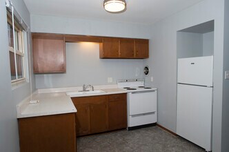 1213 N Indiana St, Unit 4A in Griffith, IN - Building Photo - Building Photo