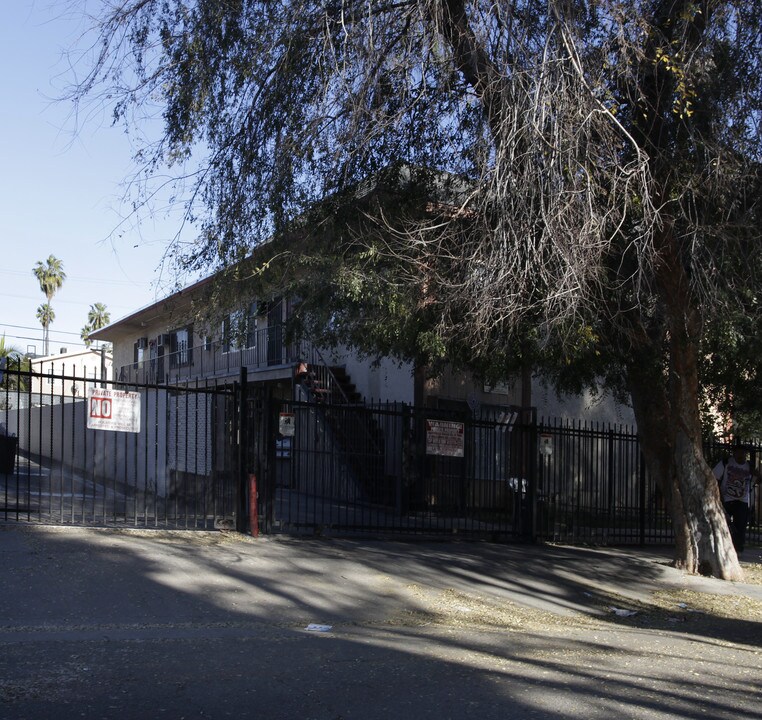 14111 Calvert St in Van Nuys, CA - Building Photo