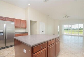 2668 Bellingham Ct in Cape Coral, FL - Foto de edificio - Building Photo