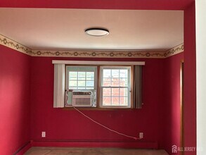 8 Montclair Ave in Edison, NJ - Building Photo - Building Photo